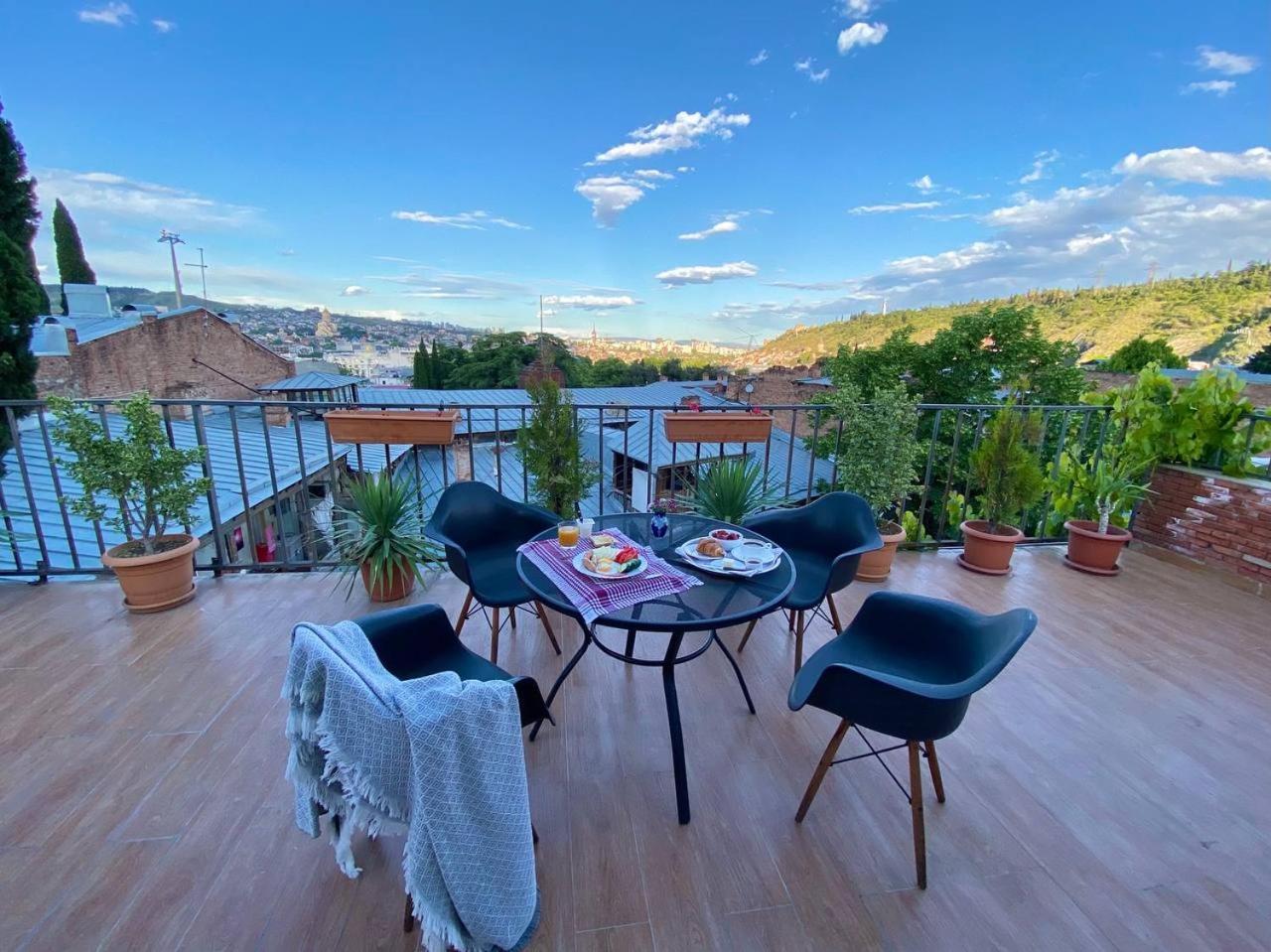 Hotel "Tbilisi Tales" In The Heart Of The Old City Luaran gambar